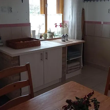 Hegyhat-izmeny Ueduelohaz Bed & Breakfast *