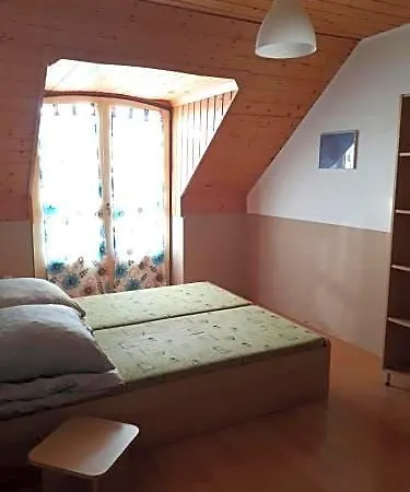 Hegyhat-izmeny Ueduelohaz Bed & Breakfast